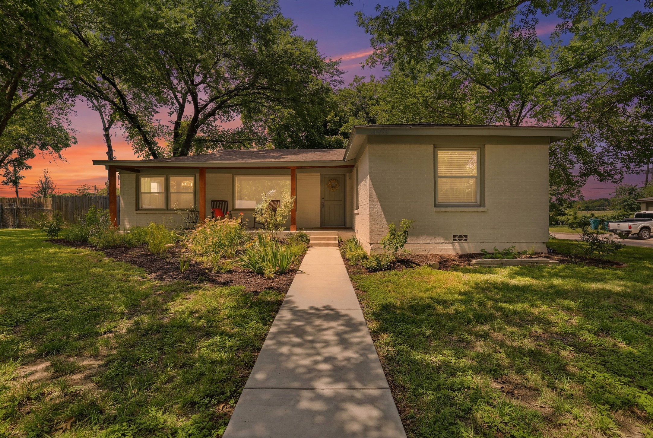 5500 Dennis Avenue Fort Worth TX 76114