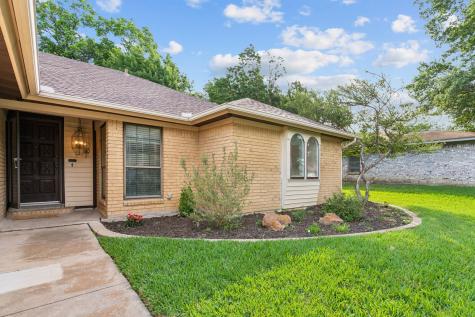 140 Amory Drive Benbrook TX 76126