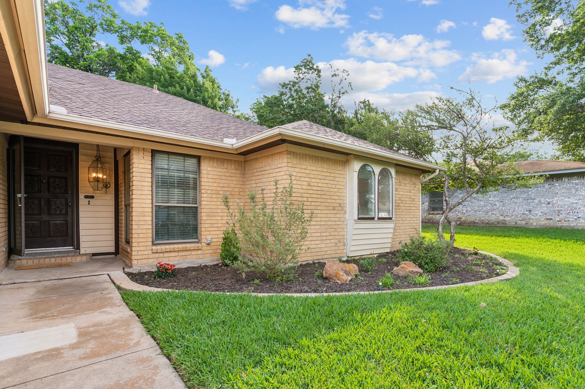 140 Amory Drive Benbrook TX 76126
