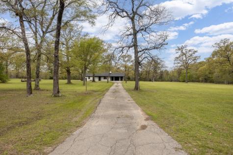 1860 Shiloh Estates Road Chandler TX 75758