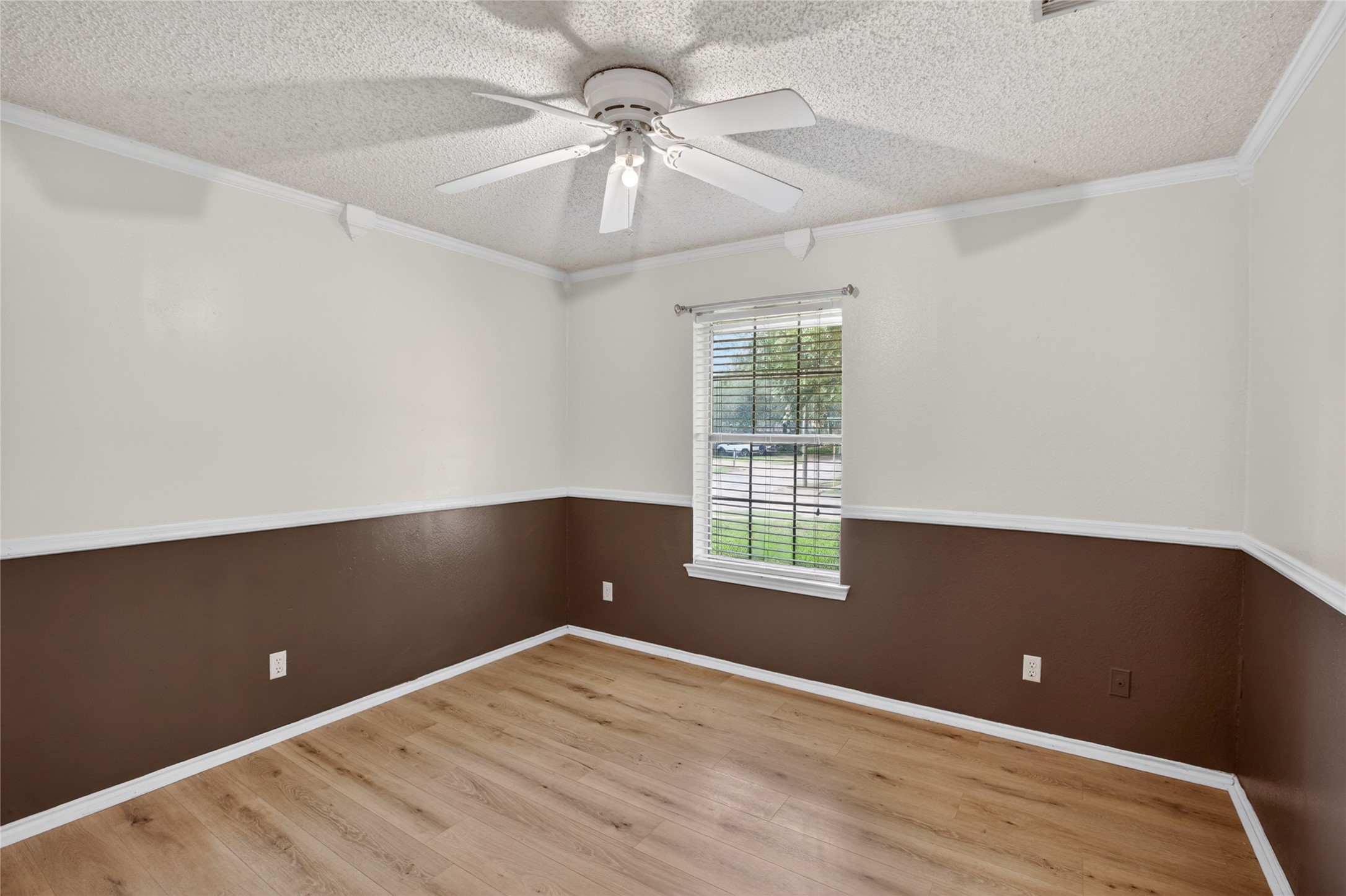1405 Casa Linda Street Ennis TX 75119