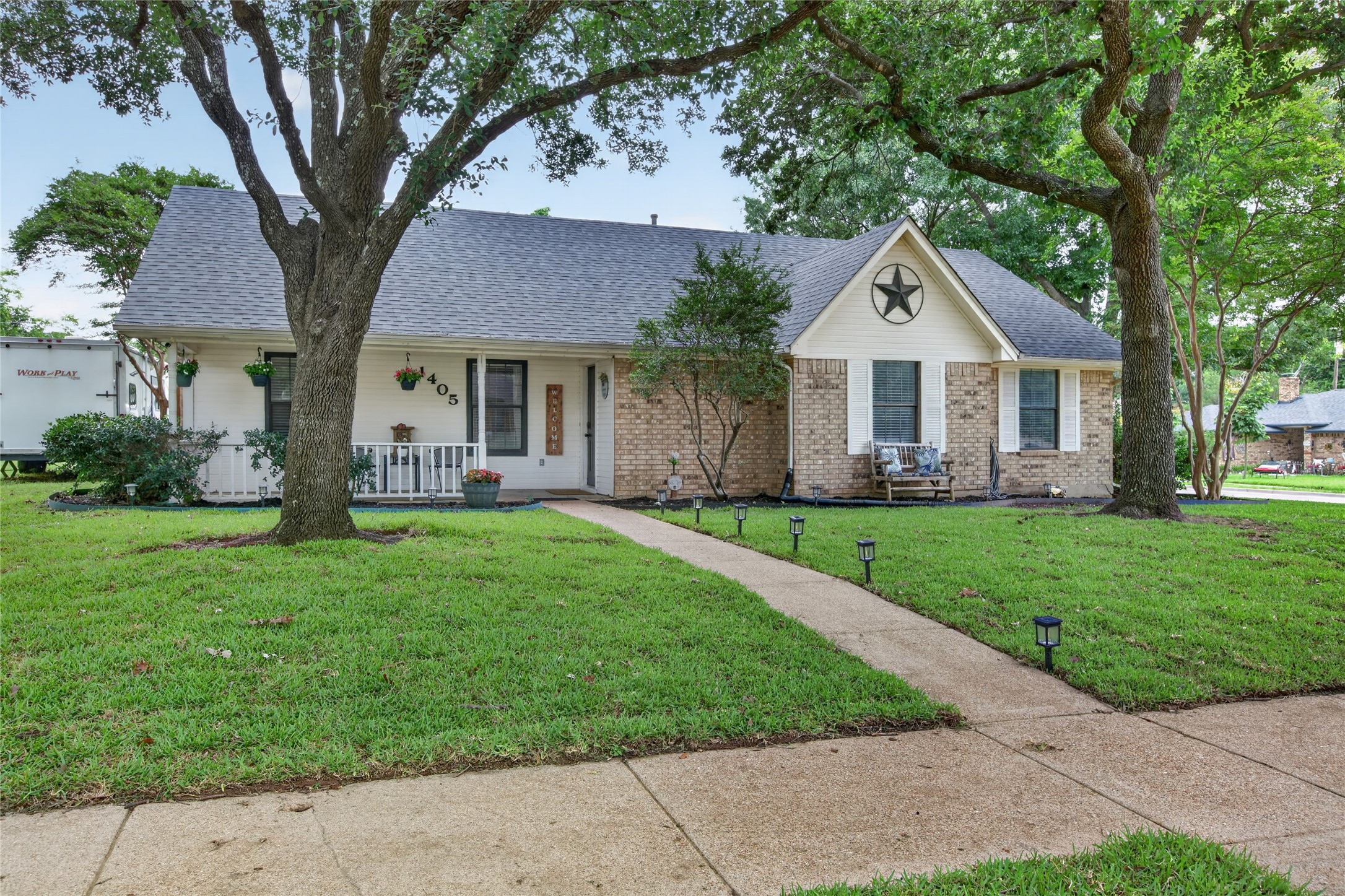 1405 Casa Linda Street Ennis TX 75119