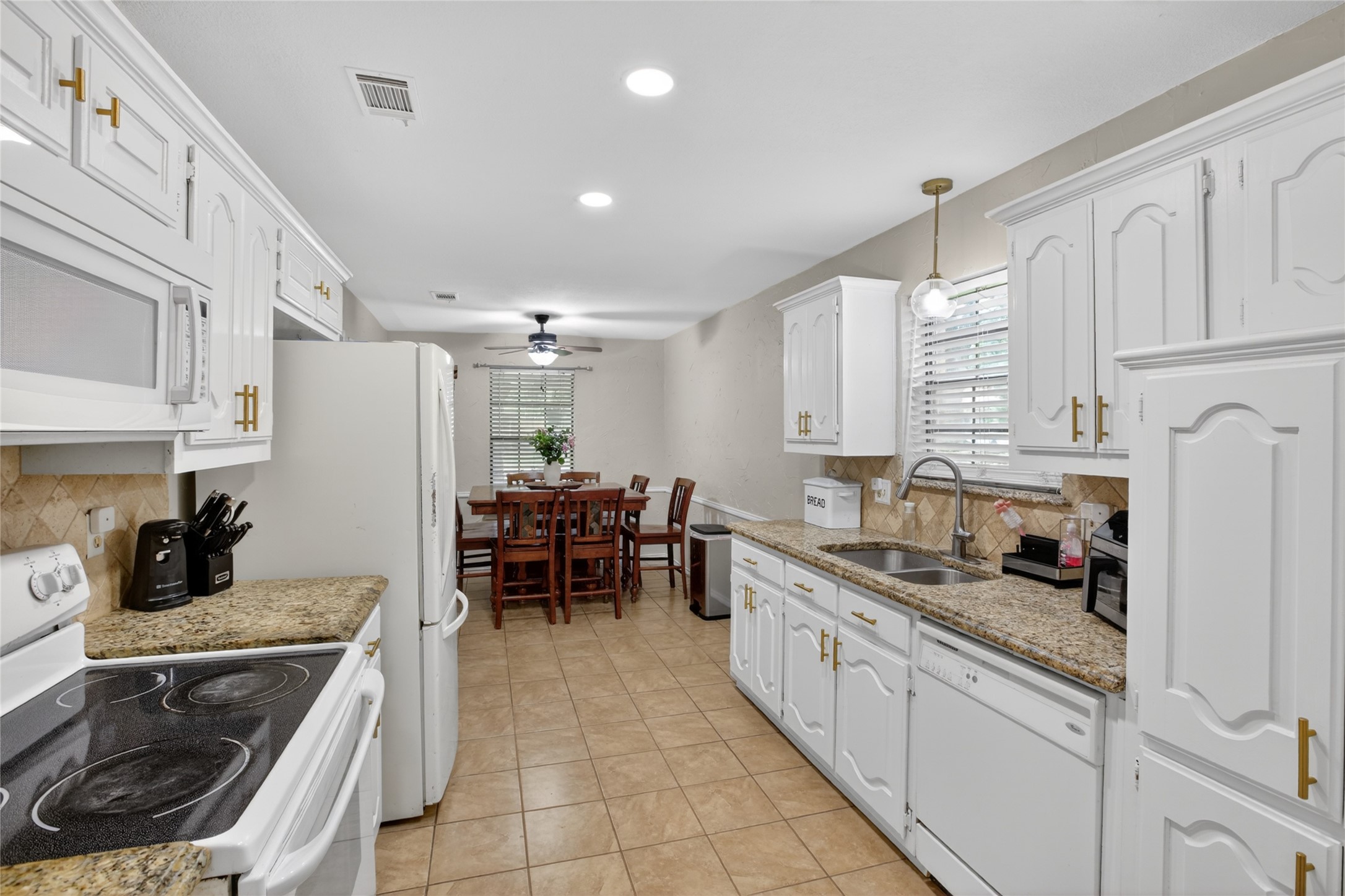 1405 Casa Linda Street Ennis TX 75119