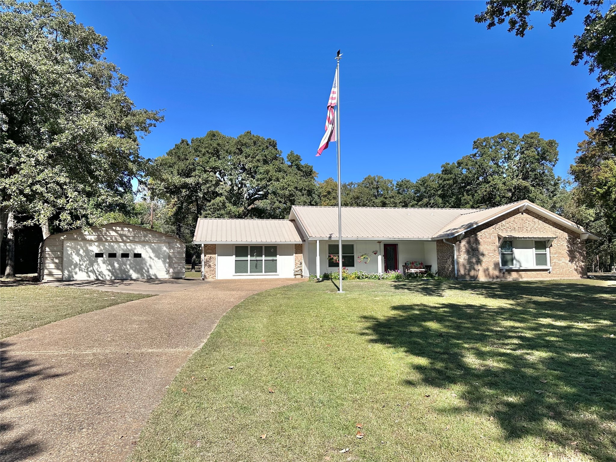303 Brentwood Drive Athens TX 75751