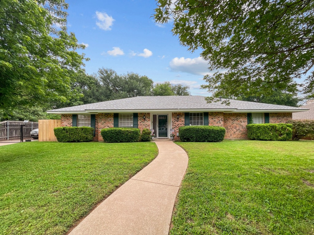 4613 Woodview Street Arlington TX 76013