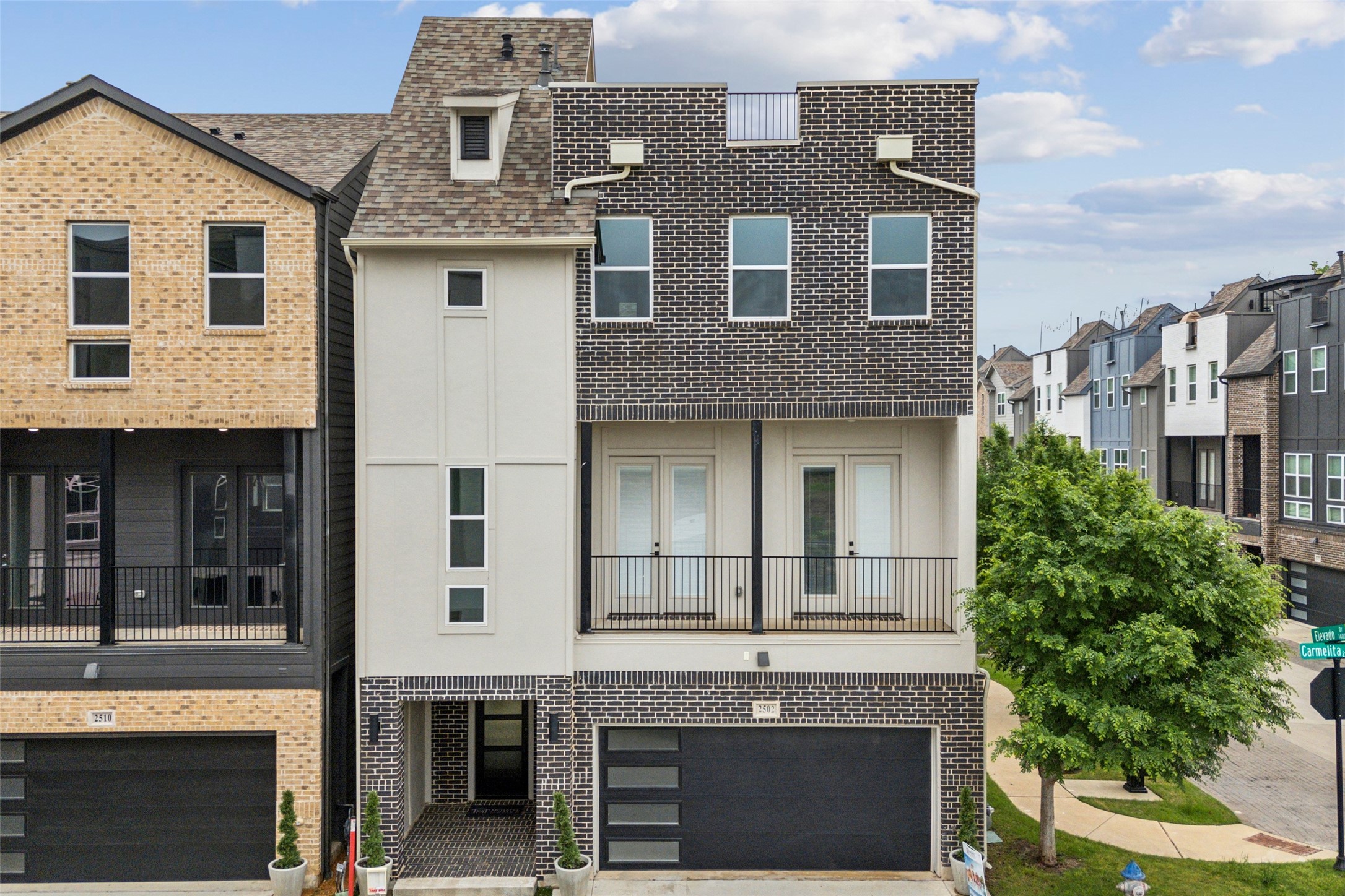 2541 Carmelita Street Dallas TX 75212