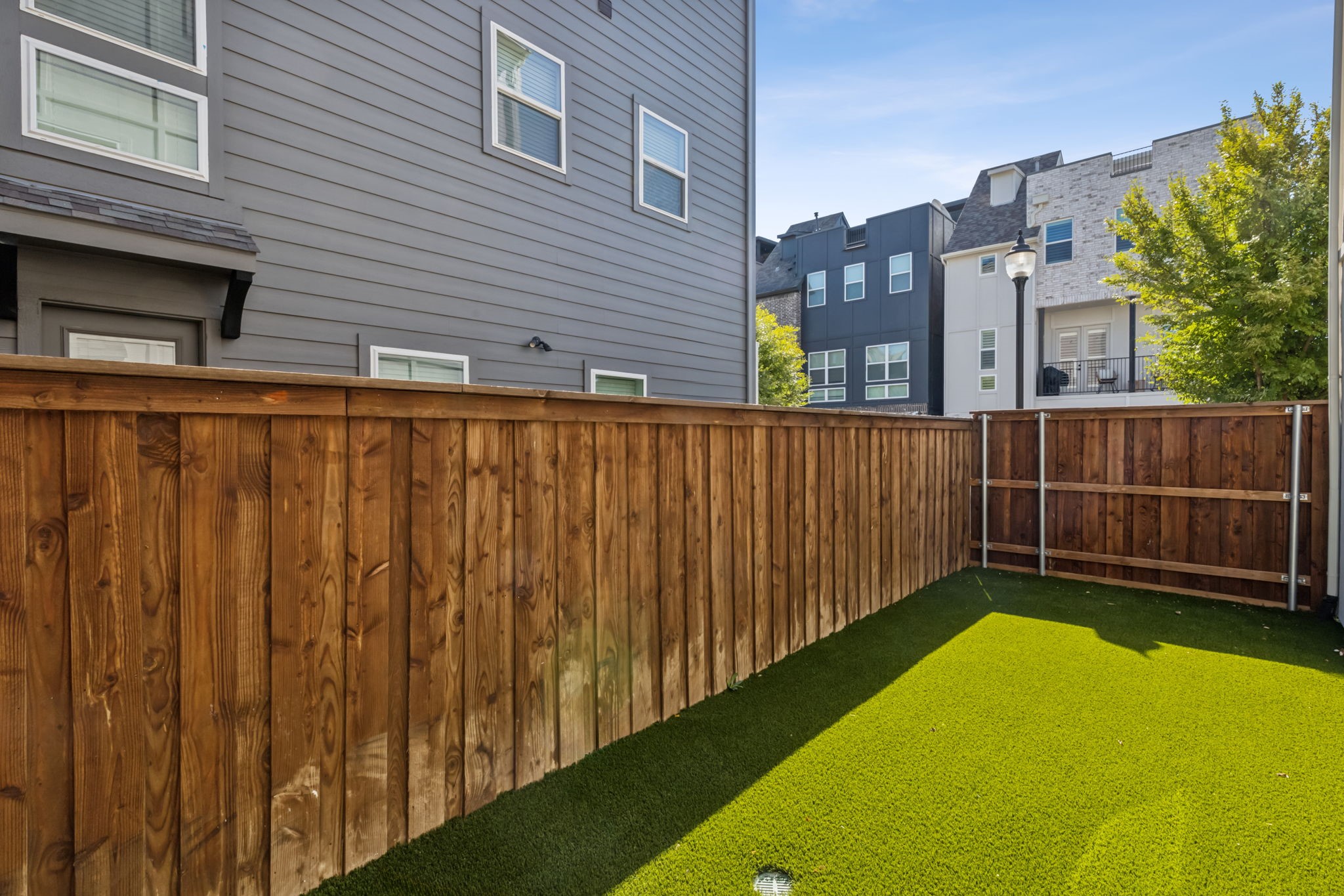 2541 Carmelita Street Dallas TX 75212
