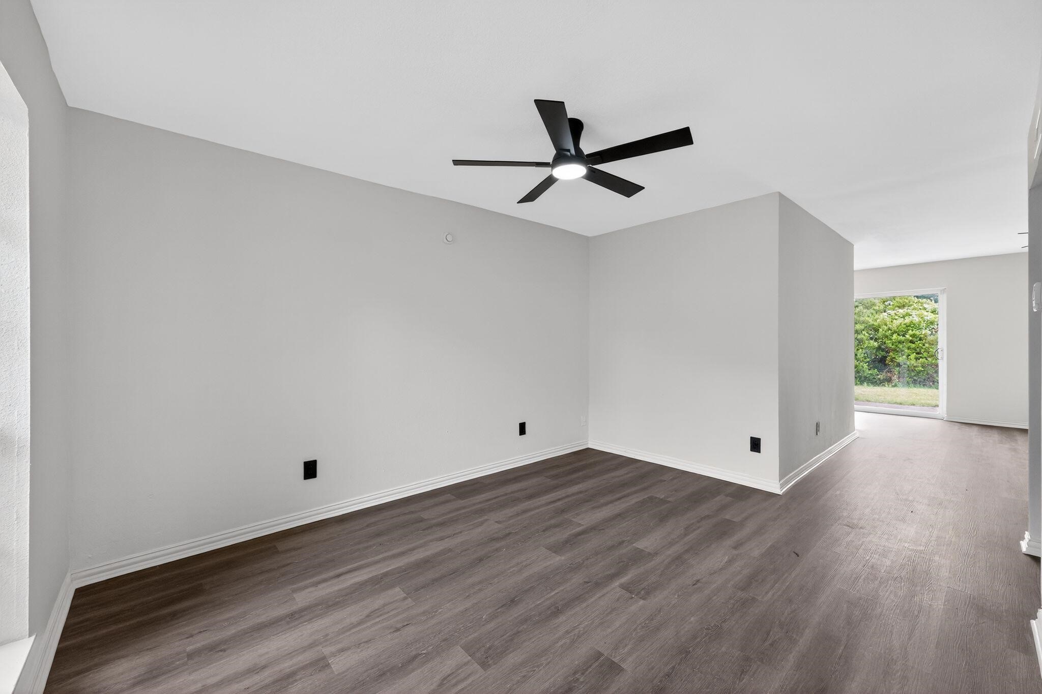 302 Independence Drive Garland TX 75043