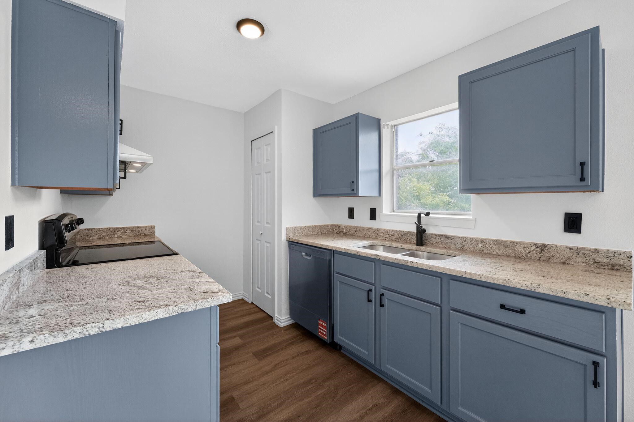 302 Independence Drive Garland TX 75043