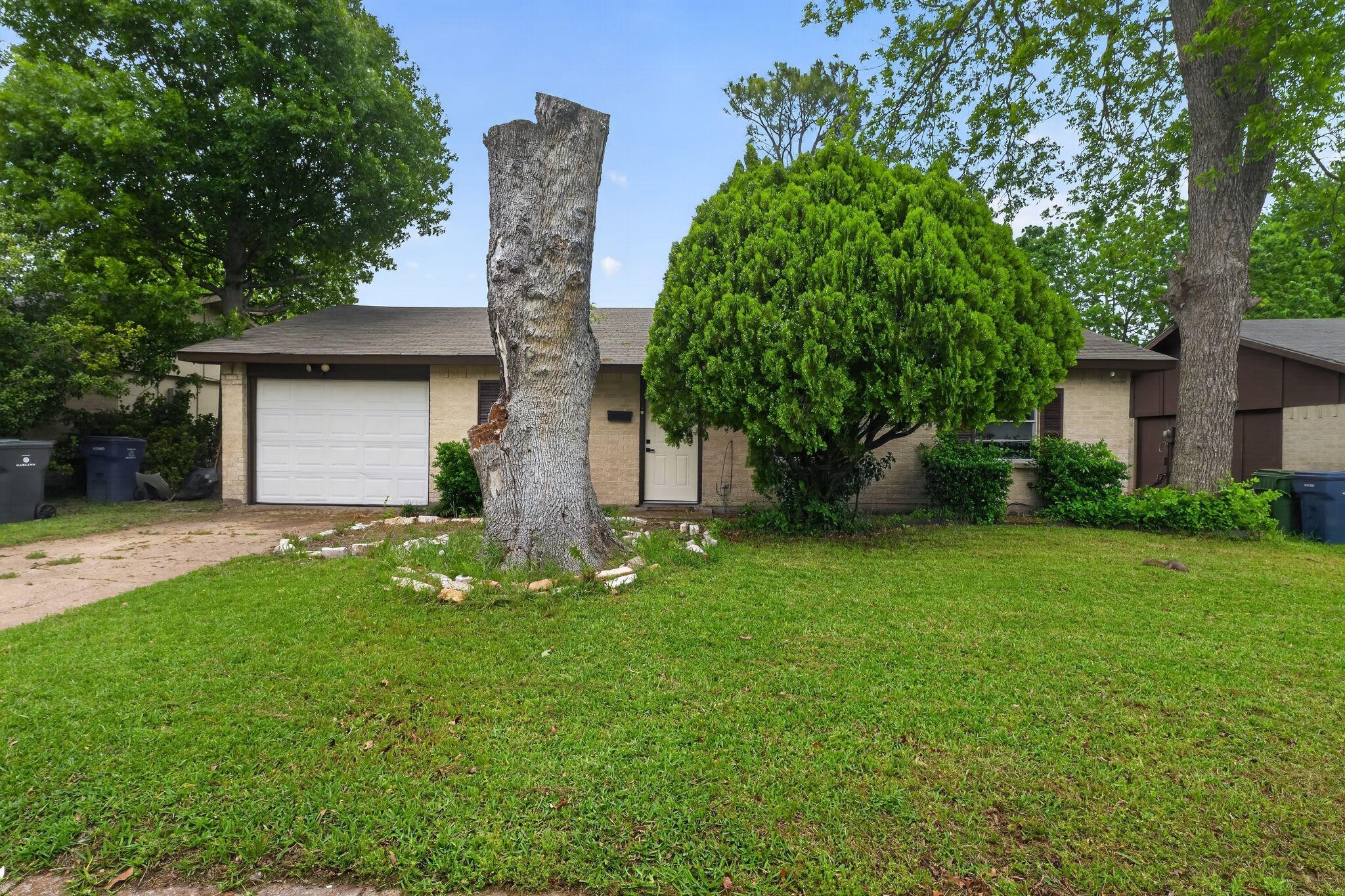 302 Independence Drive Garland TX 75043