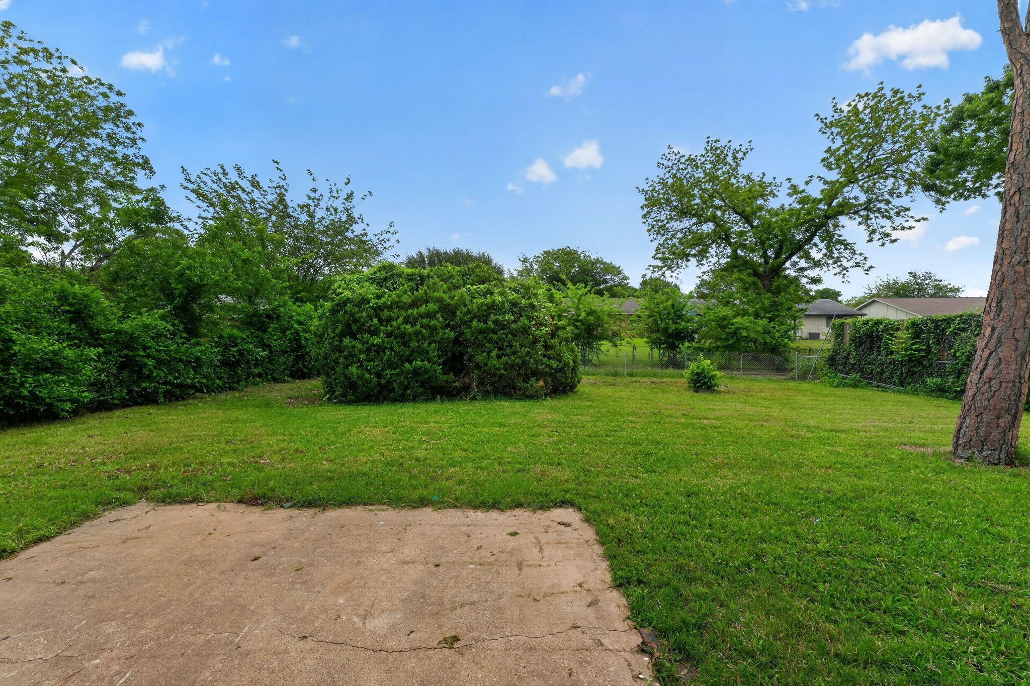 302 Independence Drive Garland TX 75043