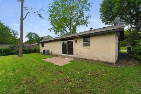 302 Independence Drive Garland TX 75043