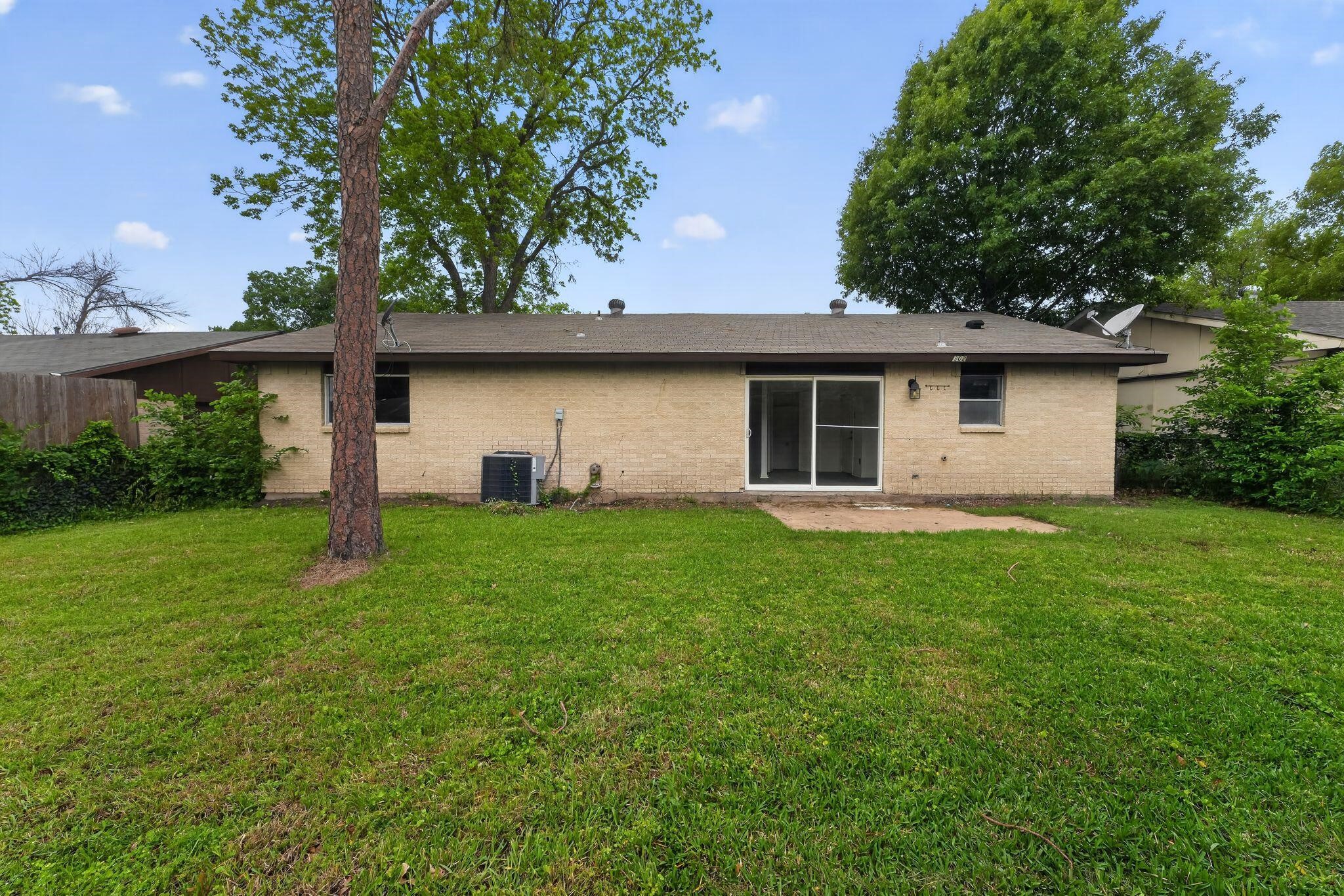 302 Independence Drive Garland TX 75043
