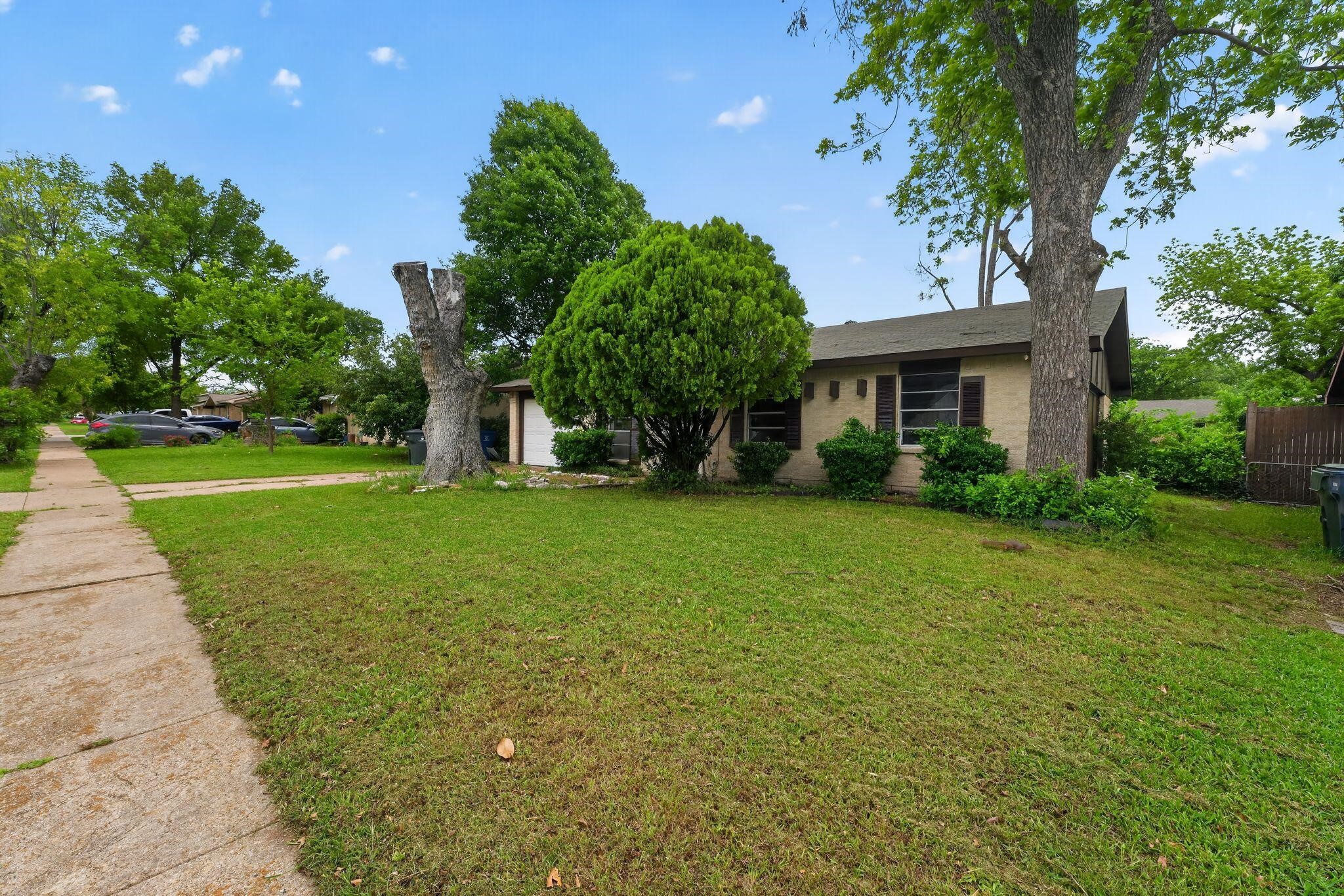 302 Independence Drive Garland TX 75043