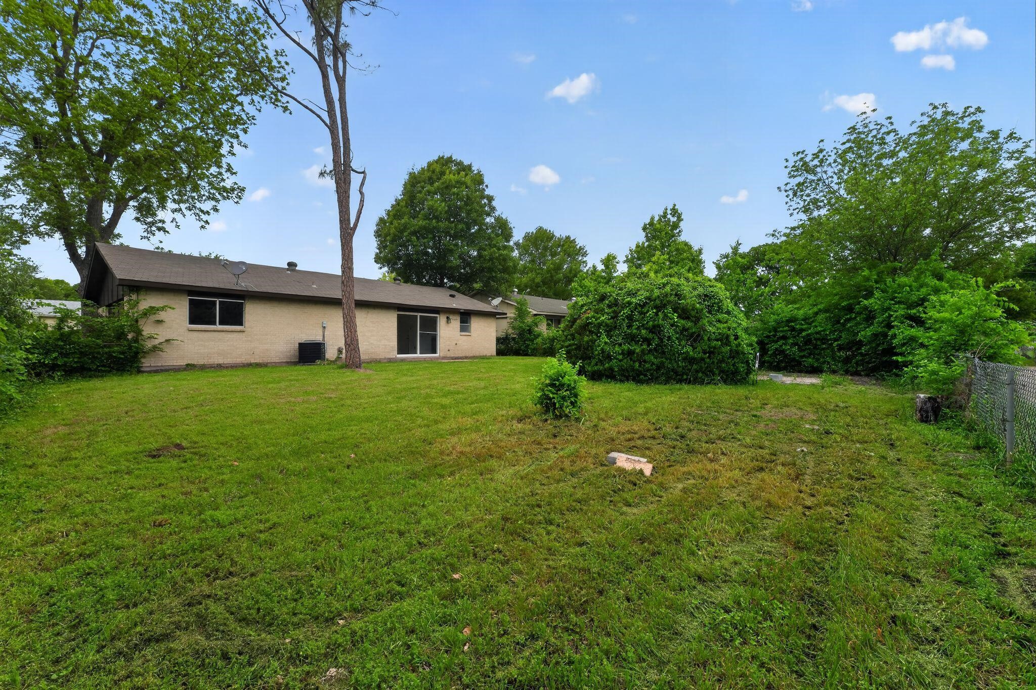 302 Independence Drive Garland TX 75043