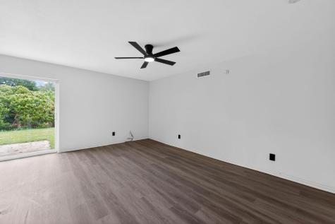 302 Independence Drive Garland TX 75043