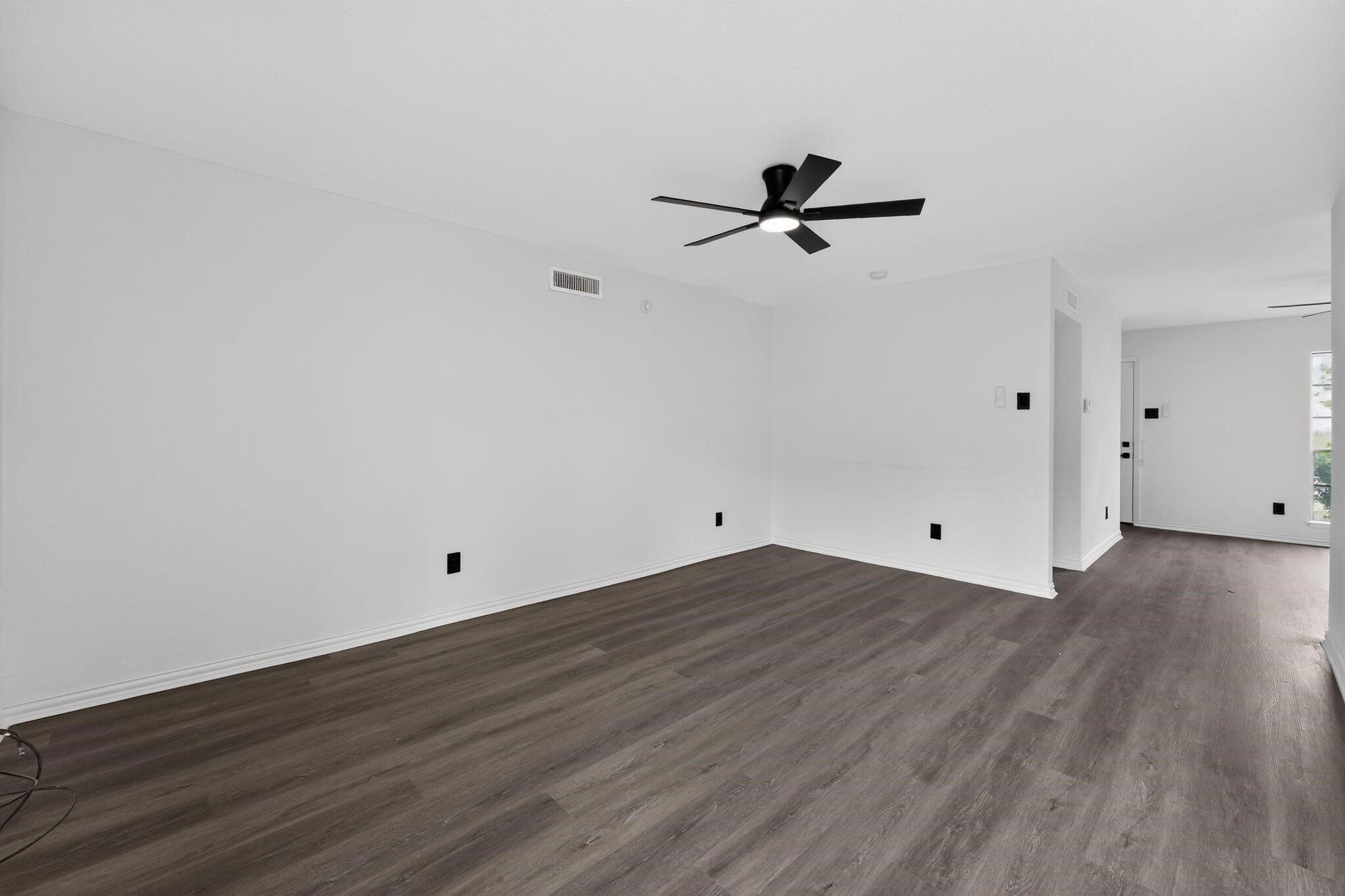 302 Independence Drive Garland TX 75043