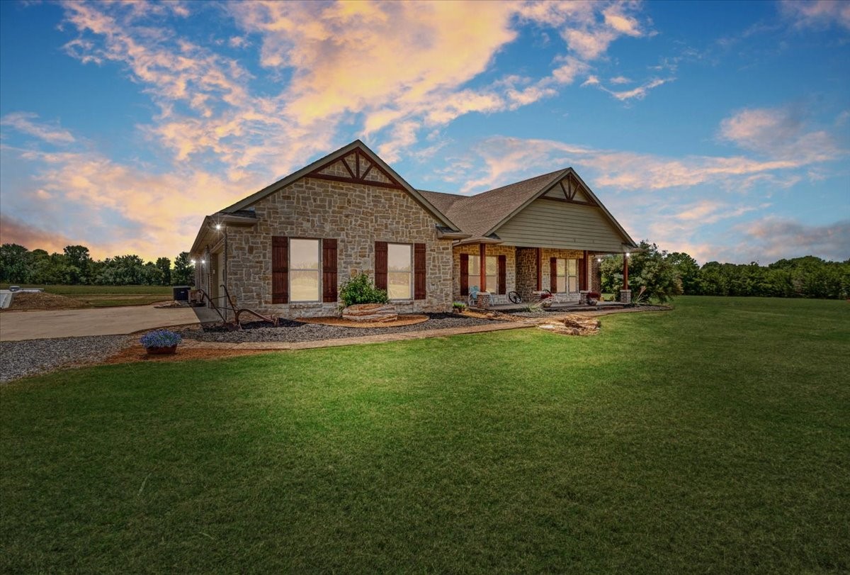 516 Spring Town Road Van Alstyne TX 75495