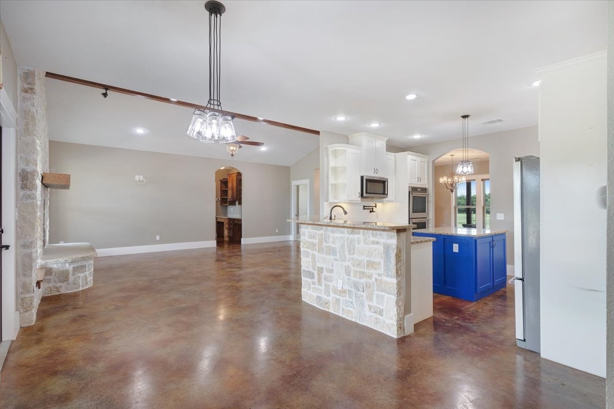 516 Spring Town Road Van Alstyne TX 75495