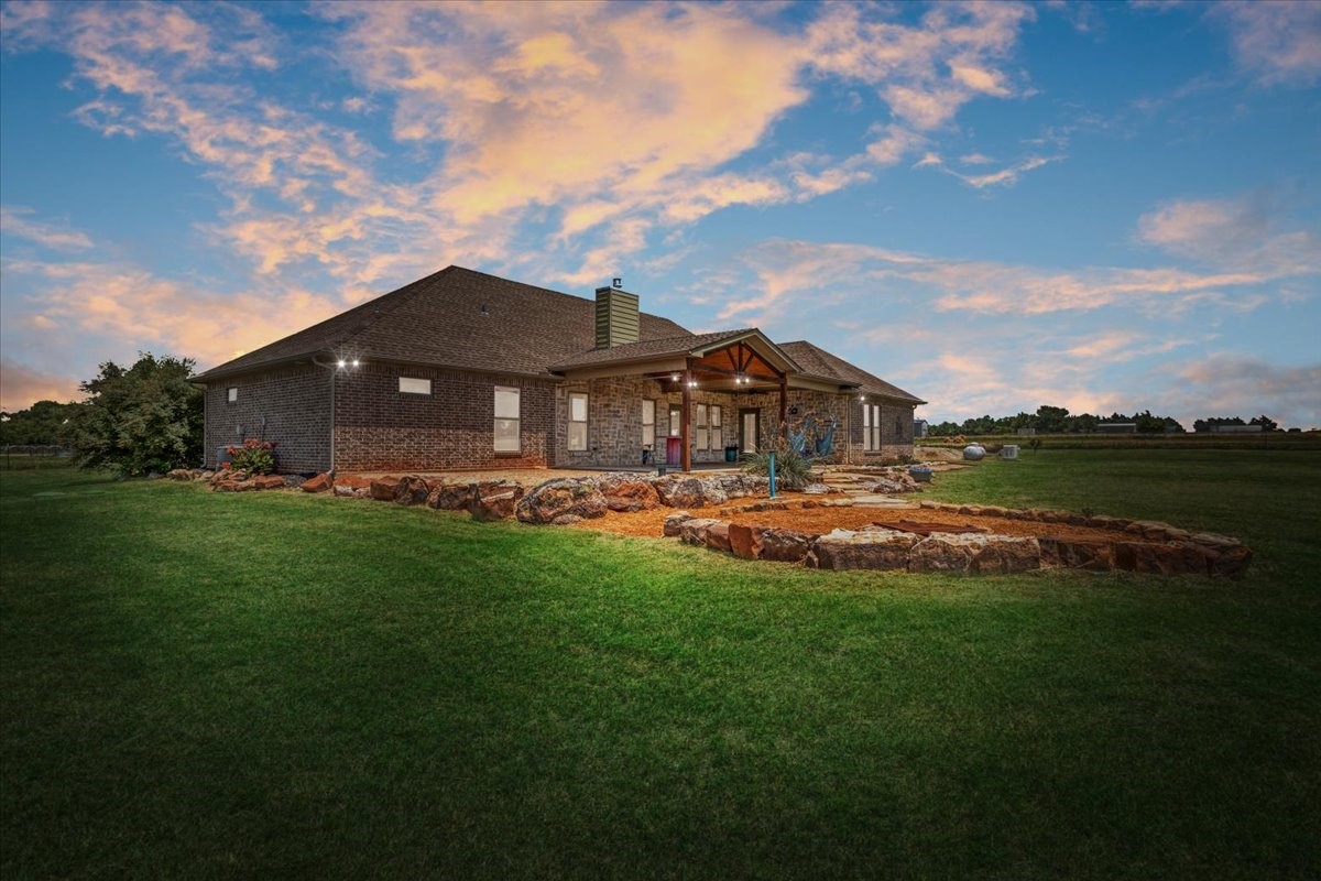 516 Spring Town Road Van Alstyne TX 75495