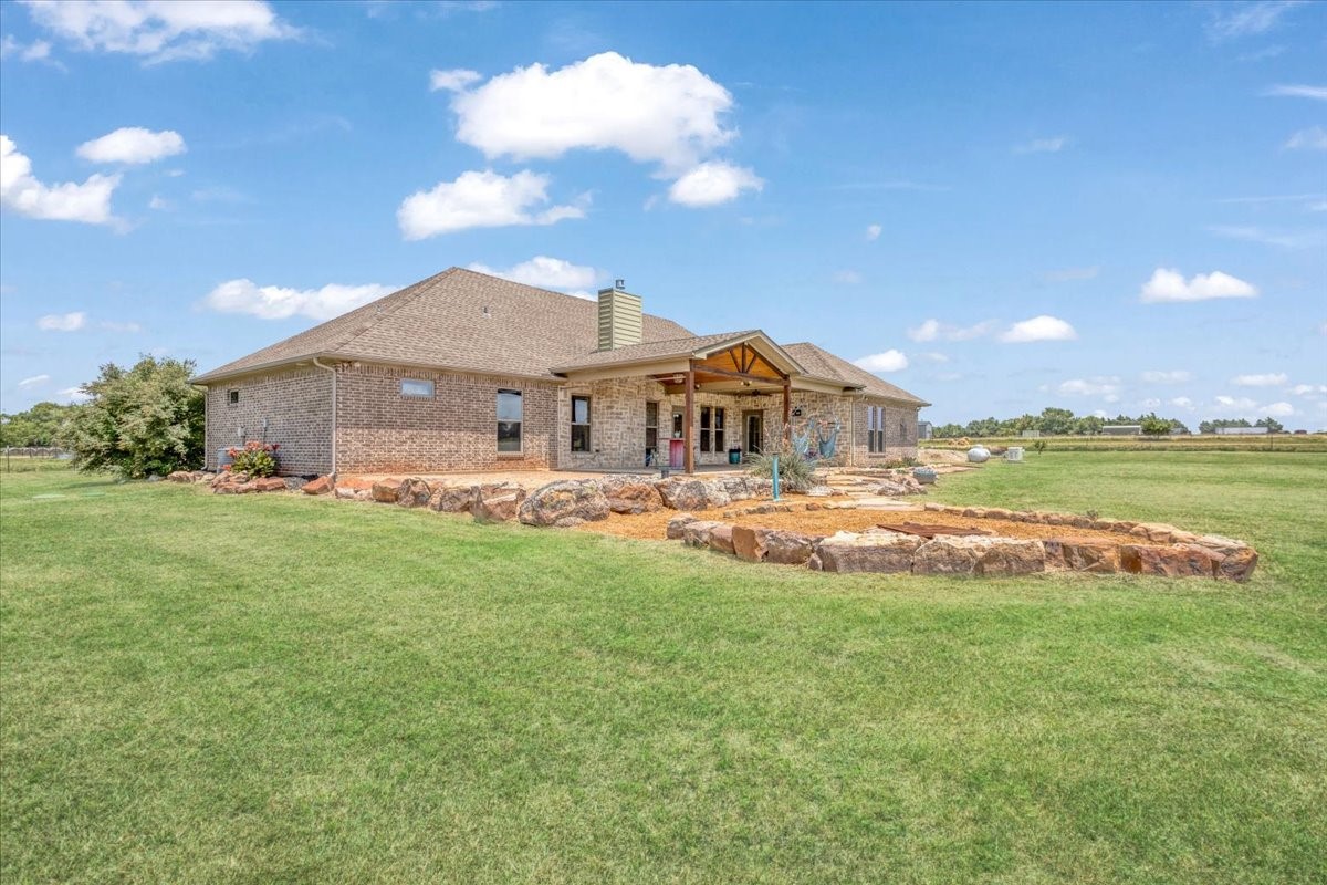 516 Spring Town Road Van Alstyne TX 75495