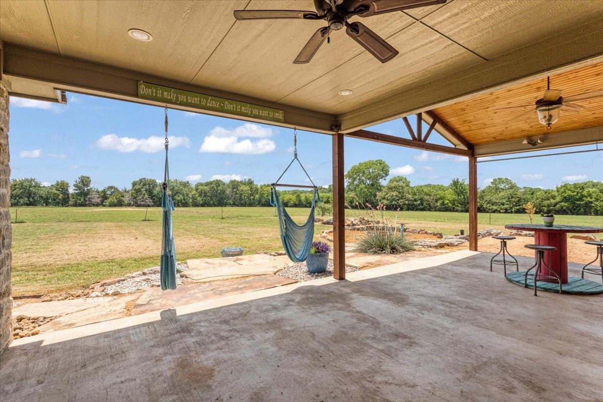516 Spring Town Road Van Alstyne TX 75495