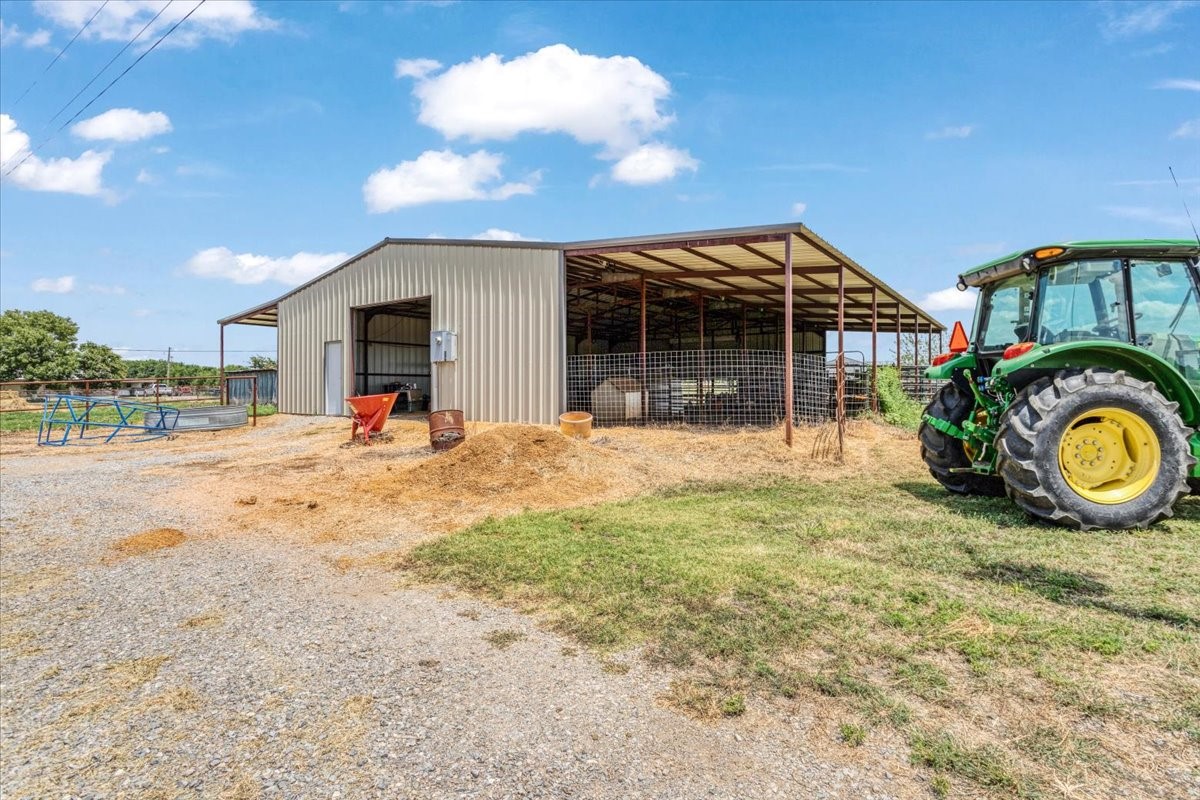 516 Spring Town Road Van Alstyne TX 75495