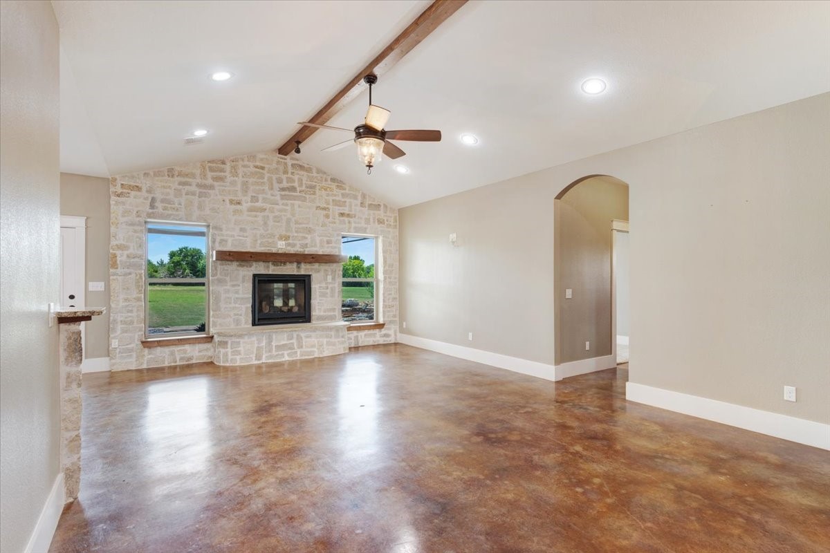 516 Spring Town Road Van Alstyne TX 75495