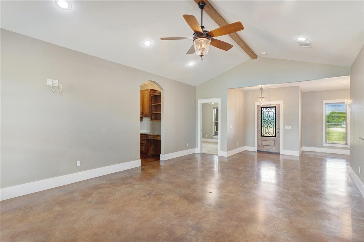 516 Spring Town Road Van Alstyne TX 75495