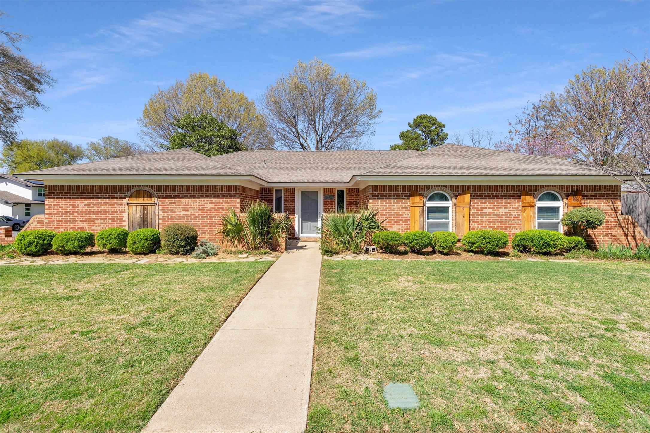 2307 Leonard Court Arlington TX 76015