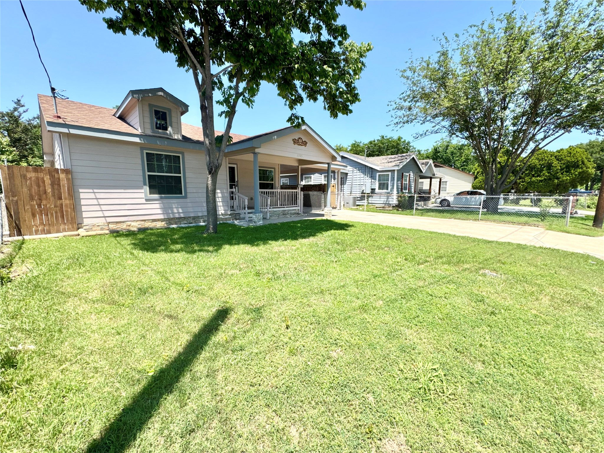 1705 Oak Lea Drive Irving TX 75061