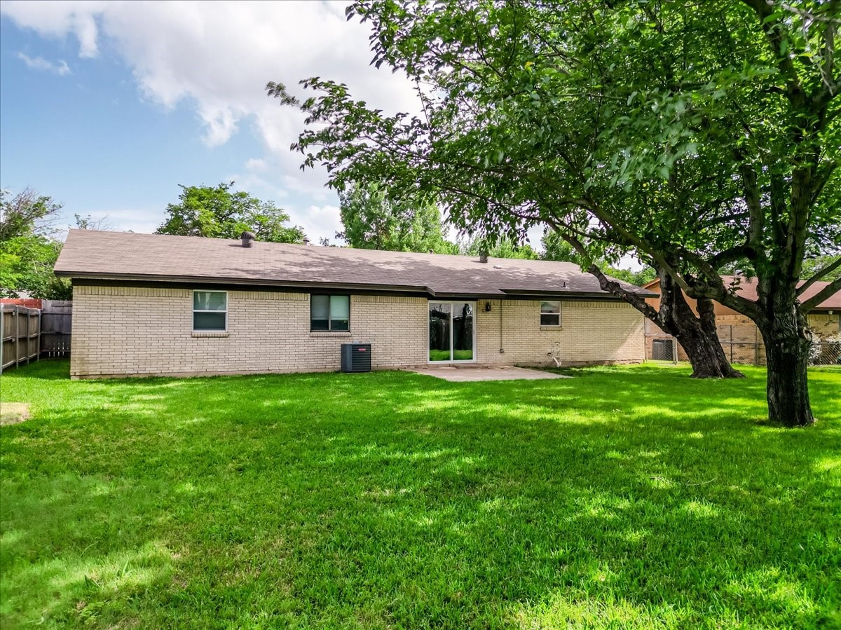 6605 Summertime Lane Watauga TX 76148