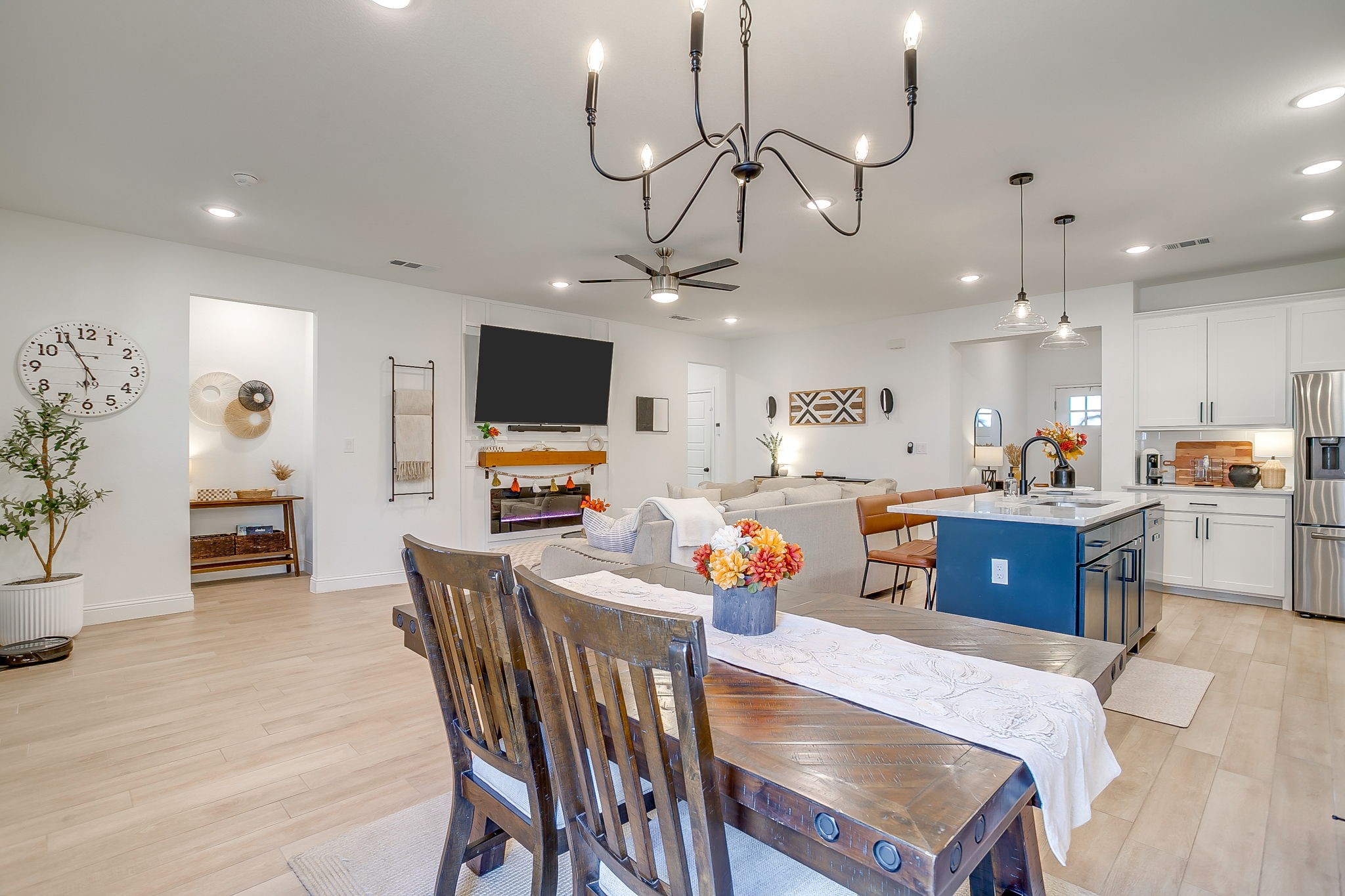 2217 Forest Hill Lane Granbury TX 76048