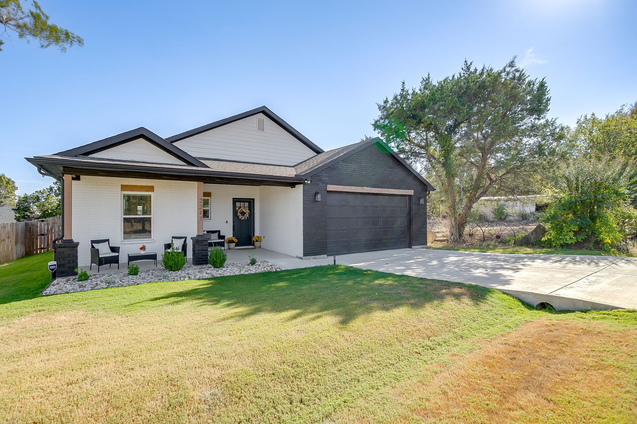 2217 Forest Hill Lane Granbury TX 76048