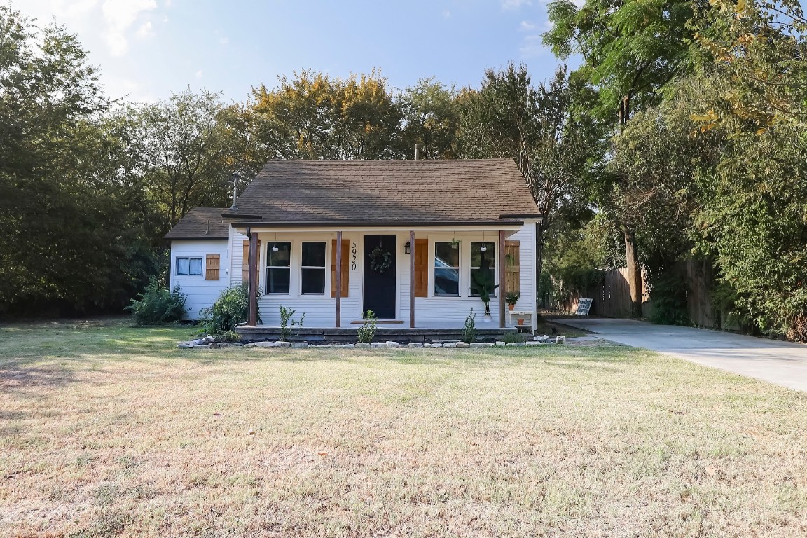 5920 Wall Avenue Haltom City TX 76117