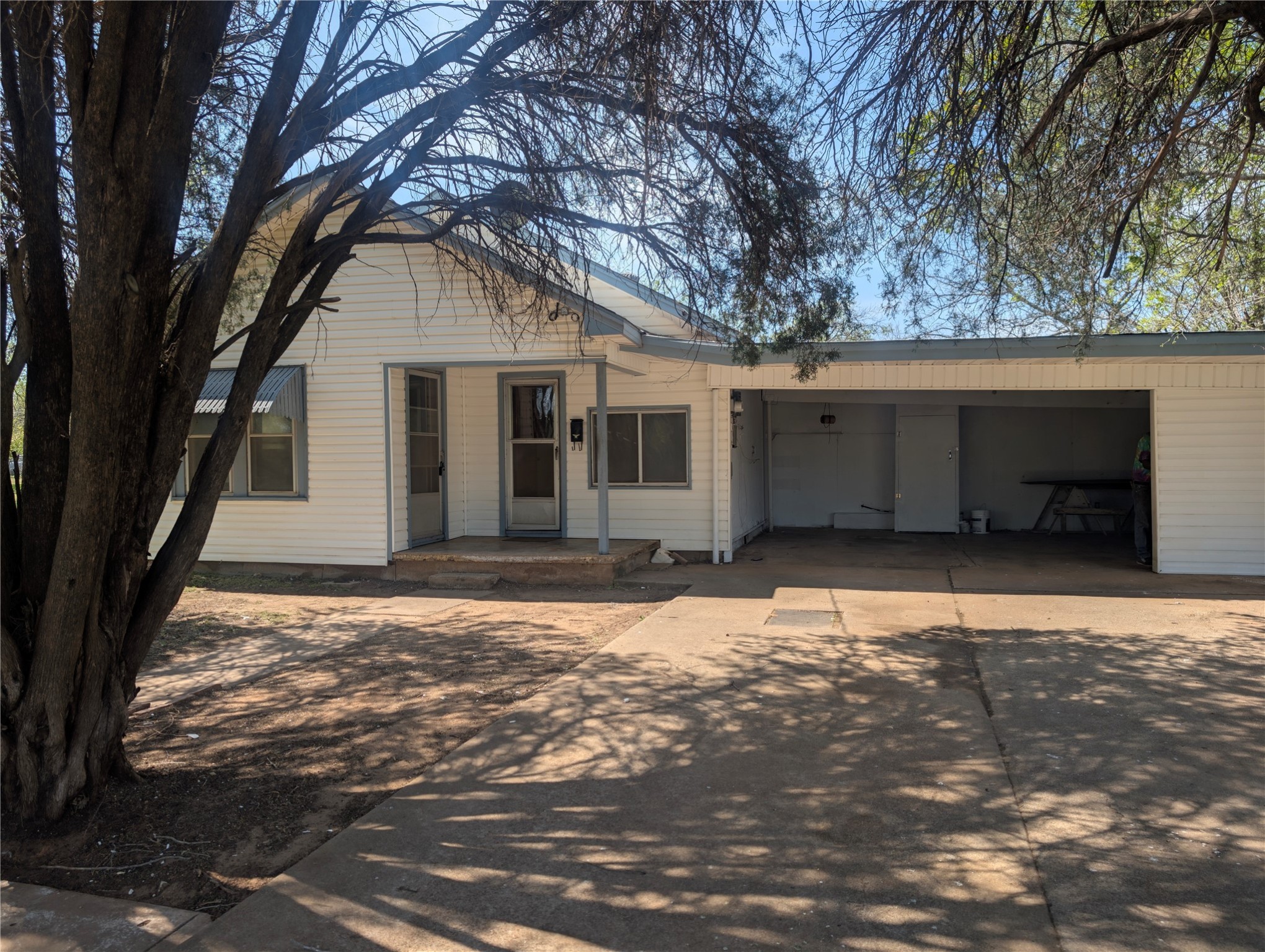 603 N Grand Avenue Olney TX 76374