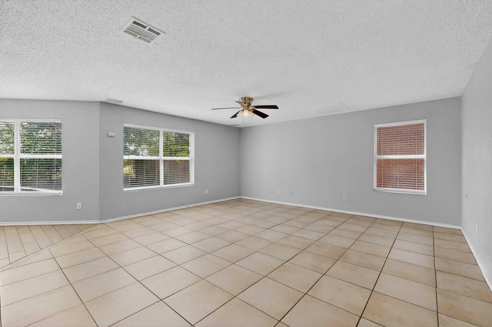 1001 Vicksburg Drive Ennis TX 75119