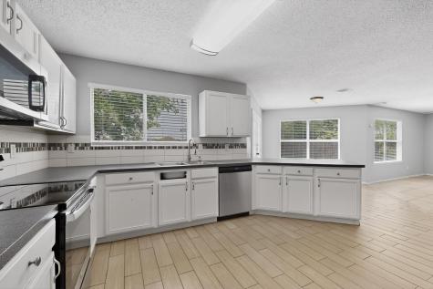 1001 Vicksburg Drive Ennis TX 75119