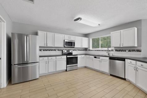 1001 Vicksburg Drive Ennis TX 75119