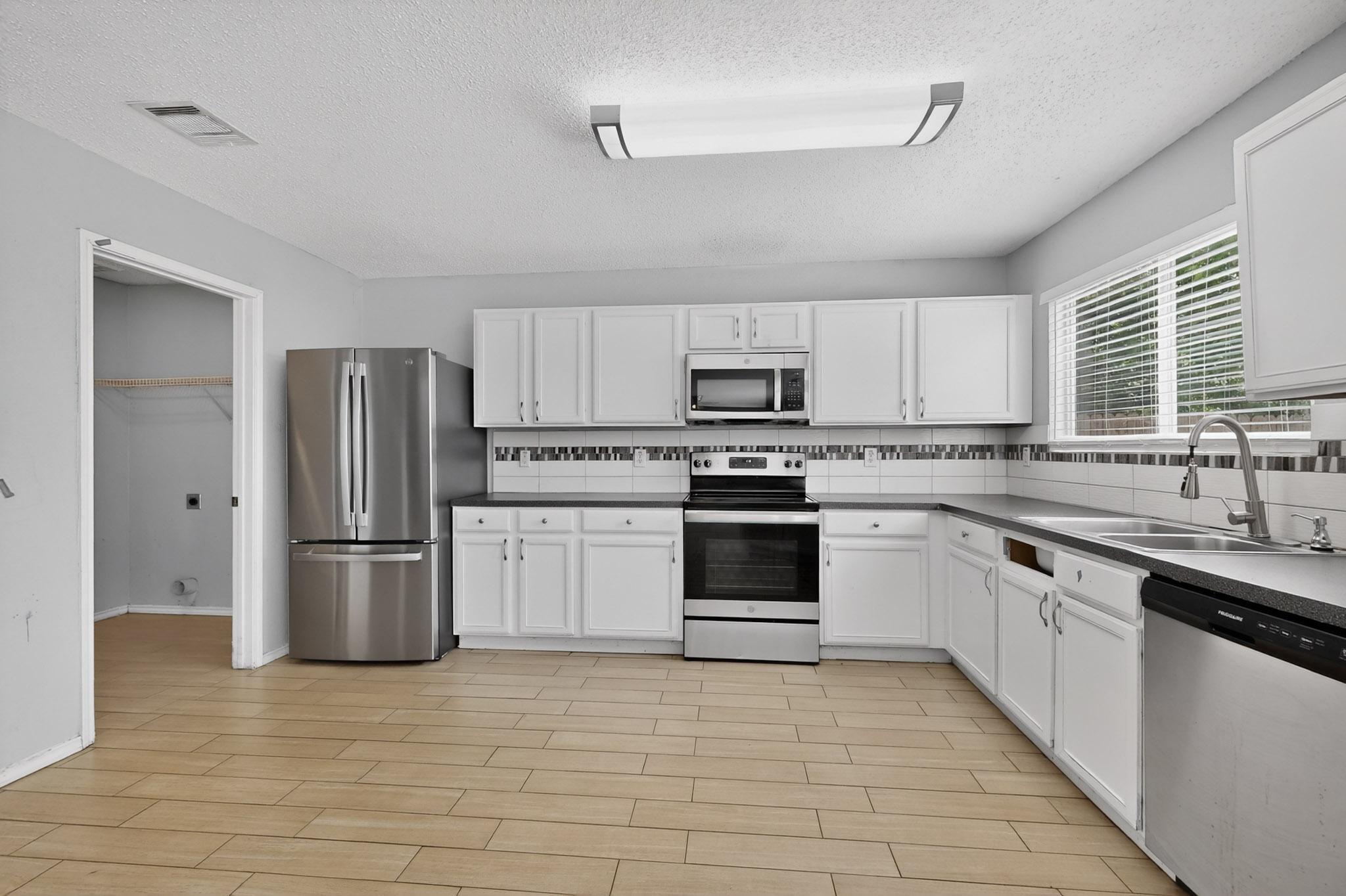1001 Vicksburg Drive Ennis TX 75119