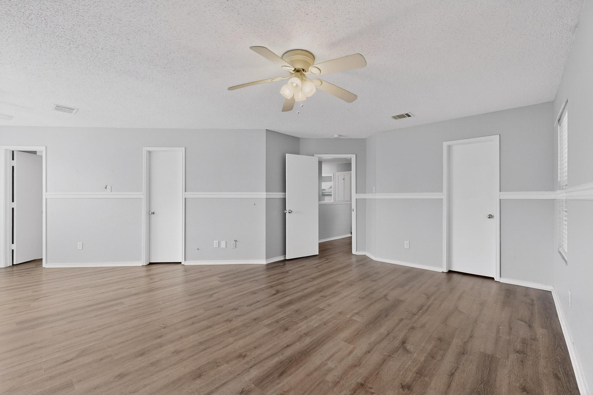 1001 Vicksburg Drive Ennis TX 75119