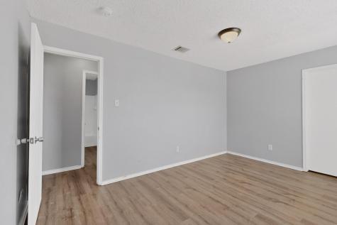 1001 Vicksburg Drive Ennis TX 75119