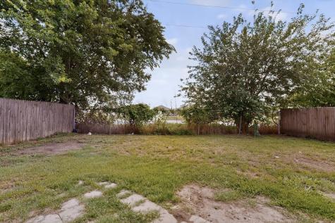 1001 Vicksburg Drive Ennis TX 75119