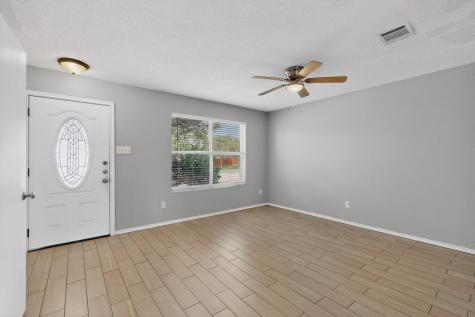 1001 Vicksburg Drive Ennis TX 75119