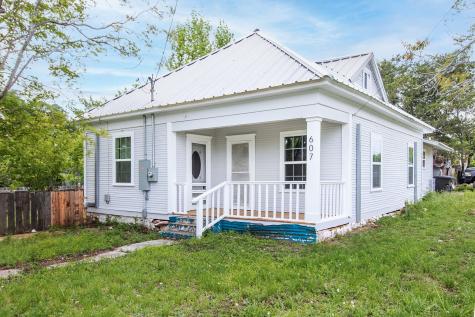 607 W 6th Street Brady TX 76825