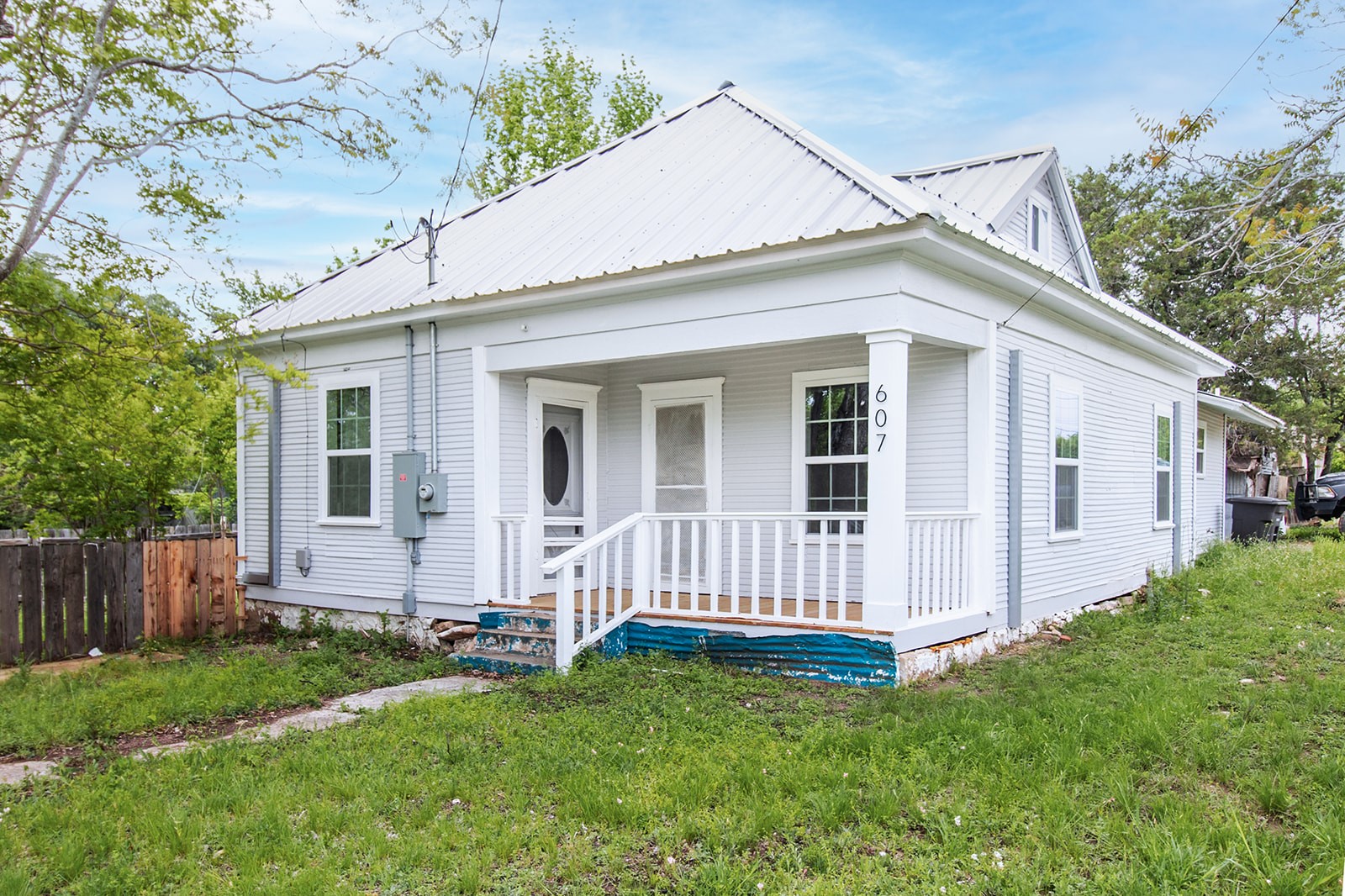 607 W 6th Street Brady TX 76825