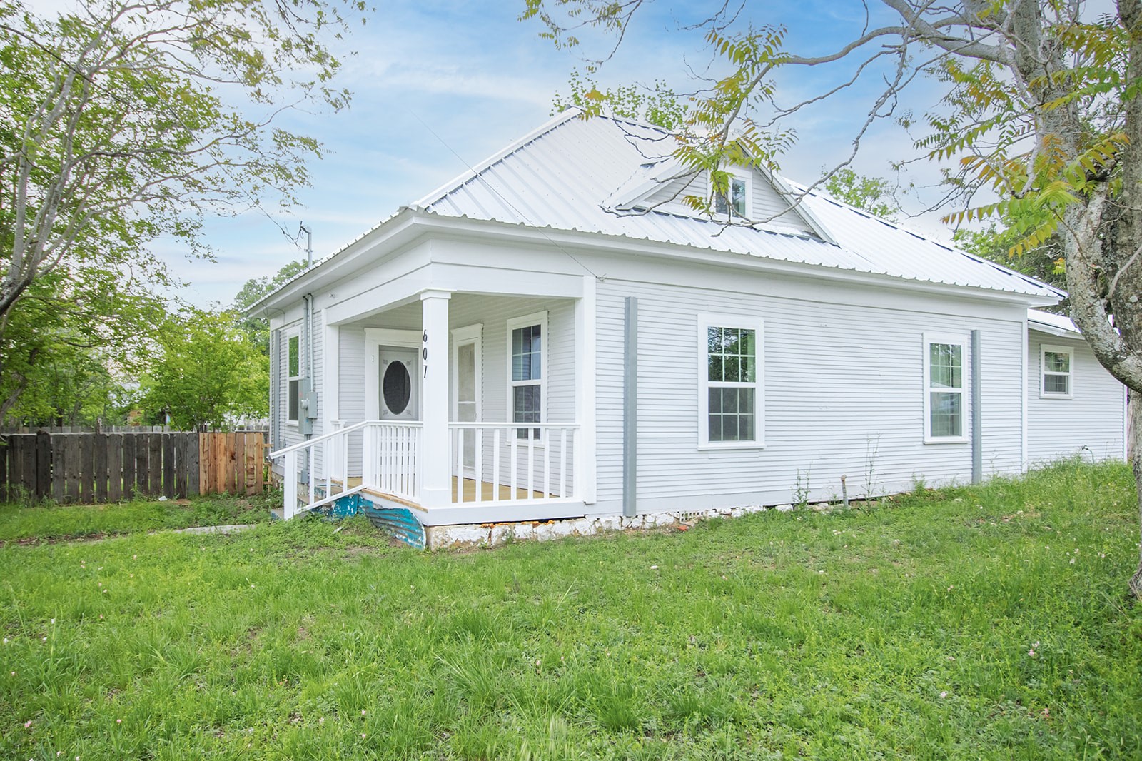 607 W 6th Street Brady TX 76825