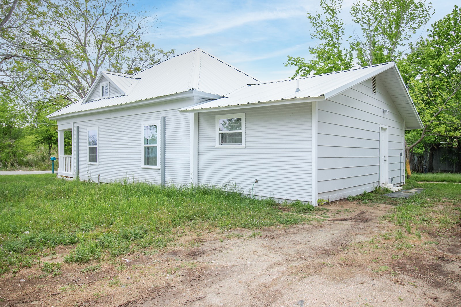 607 W 6th Street Brady TX 76825