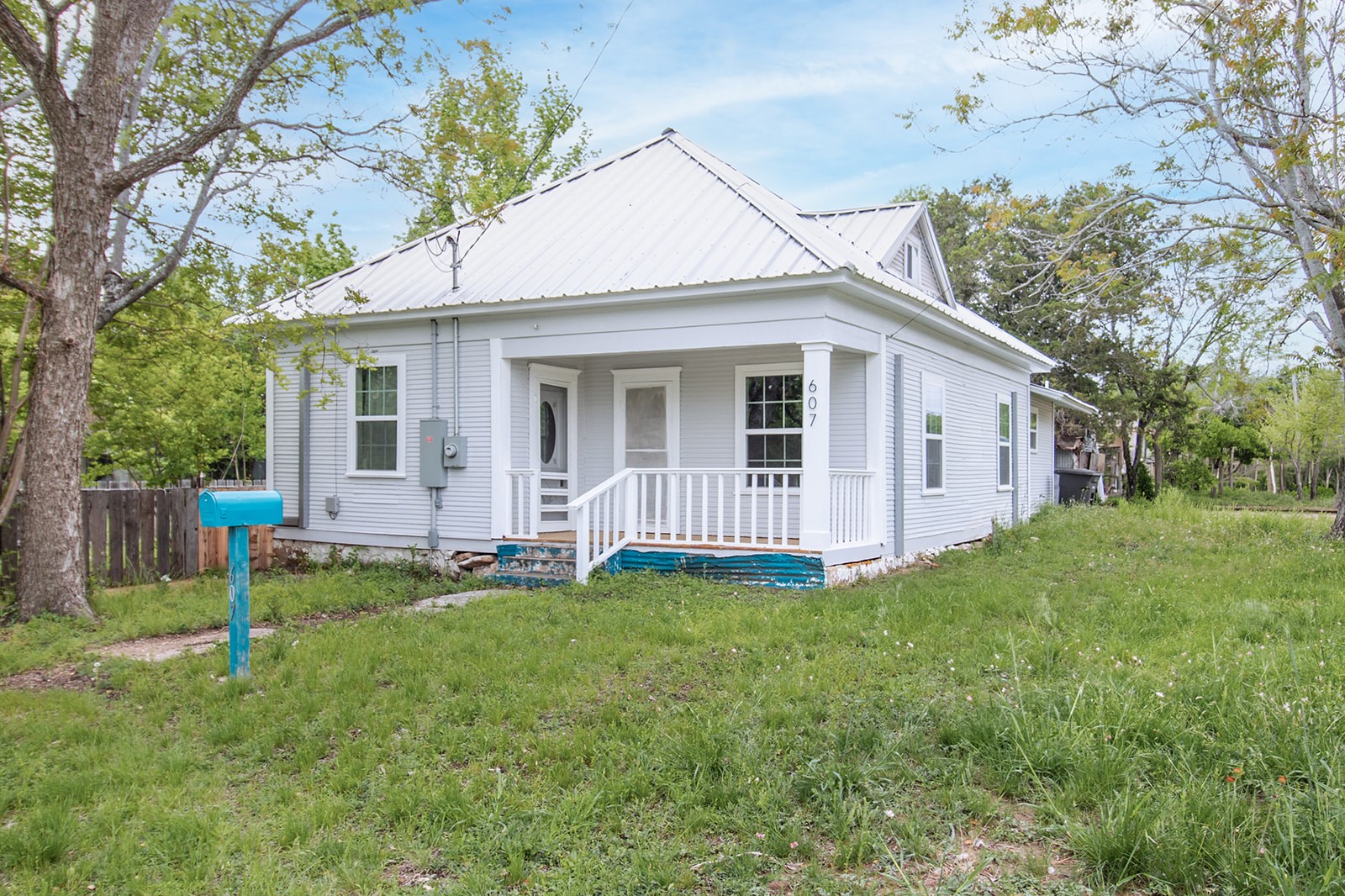 607 W 6th Street Brady TX 76825