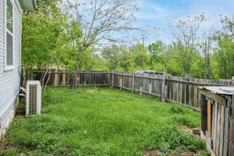 607 W 6th Street Brady TX 76825